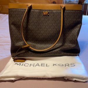 Michael Kors Shoulder Tote Bag